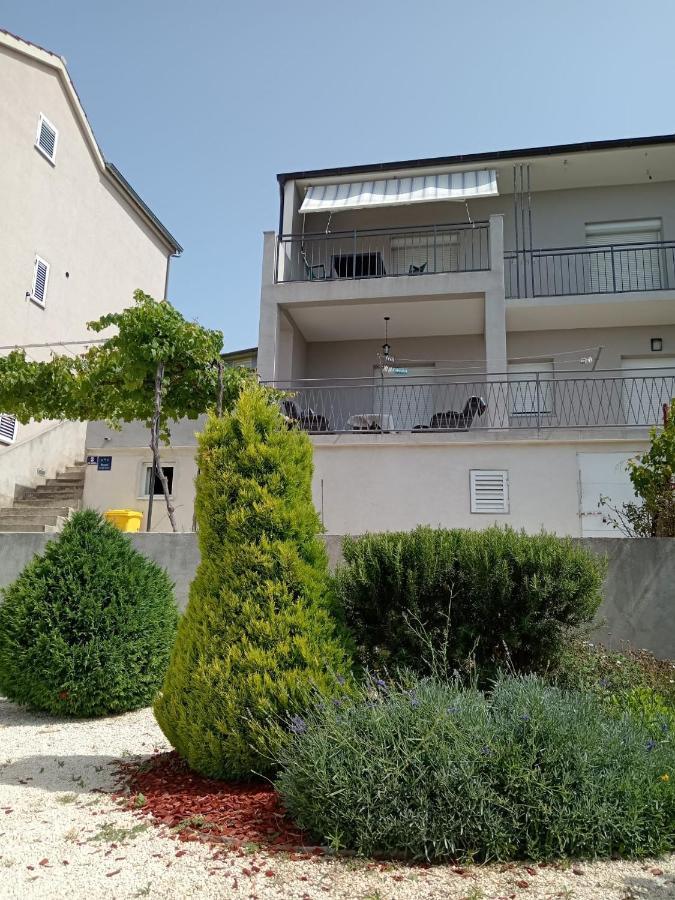 Apartment Mira Шибеник Экстерьер фото